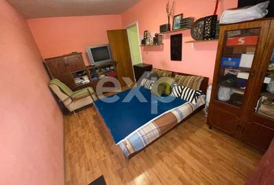 Apartament cu 3 camere semidecomandat în Berceni - 1