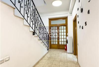 Piata Domenii |Vila reprezentativa  | 8 camere | Garaj si Curte | Metrou 8 minut - 4