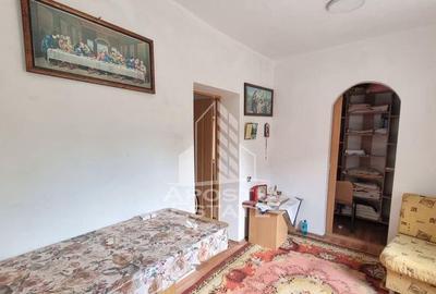 Casă cu 3 camere cu Teren 1800 Mp în Covaci - 2