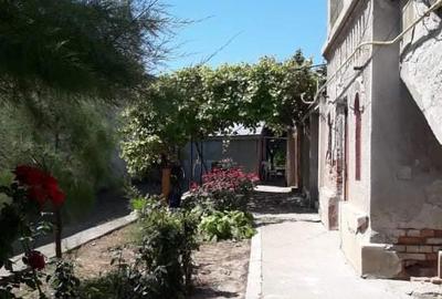 Casă cu 6 camere cu Teren 540 Mp în Central - 9