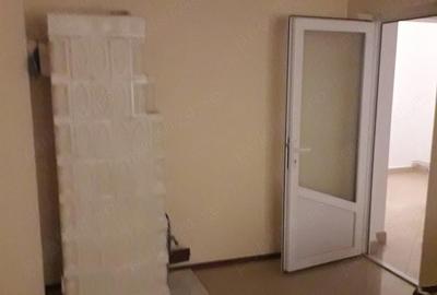 Apartament cu 3 camere semidecomandat în Central - 1