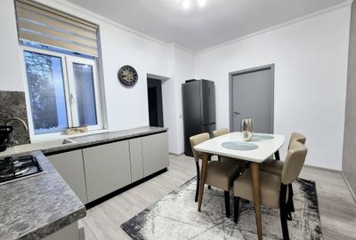 Apartament cu 3 camere semidecomandat, mobilat în Ultracentral - 1