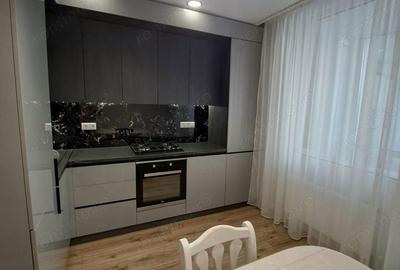 Apartament cu 3 camere decomandat în Moșilor