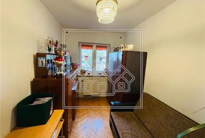 Apartament cu 3 camere decomandat în Calea Poplăcii - 10
