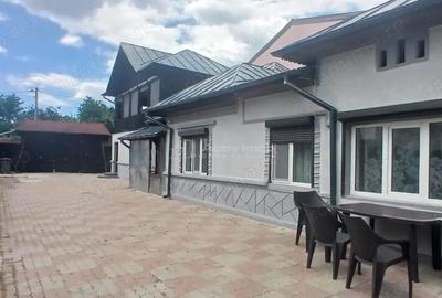 Casă cu 8 camere cu Teren 653 Mp în Central - 12