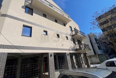 Casă individuală cu 11 camere cu Canalizare în Vitan - 2