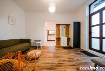 Apartament cu 3 camere nedecomandat, mobilat în Schei - 15