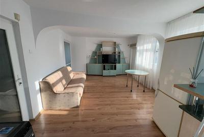 Apartament cu 2 camere decomandat, mobilat în Casa de Cultură