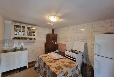 Casă în Moroeni - 11