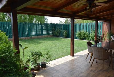 Duplex cu 5 camere cu Canalizare în Central - 1