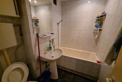 Apartament cu 3 camere semidecomandat în Craiovei - 8