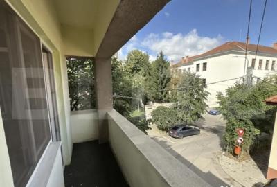 Apartament cu 5 camere decomandat în Central - 1