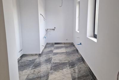 Casă cu 4 camere cu Canalizare în Central - 6