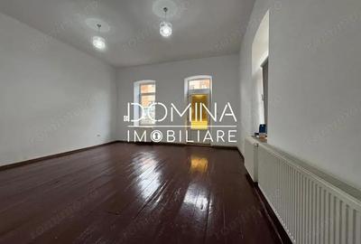 Spațiu comercial, de 117 mp, în Central - 7