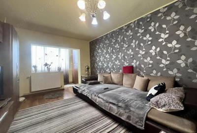 Apartament cu 4 camere semidecomandat, mobilat în Soarelui