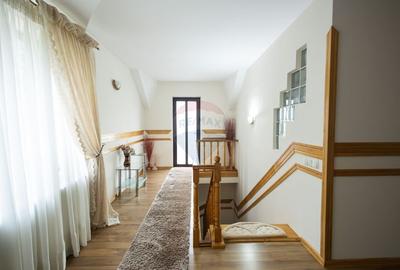 Proprietate speciala de 340mp de vanzare - 59