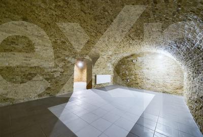 Spațiu comercial, de 130 mp, în Central - 4