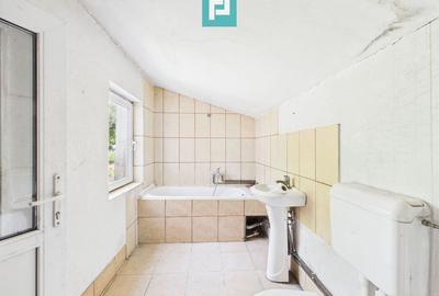 Casă cu 4 camere cu Teren 2171 Mp în Șimand - 10