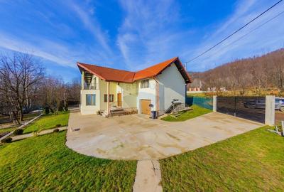 Casă cu 6 camere cu Teren 2823 Mp în Tăuții de Sus - 41