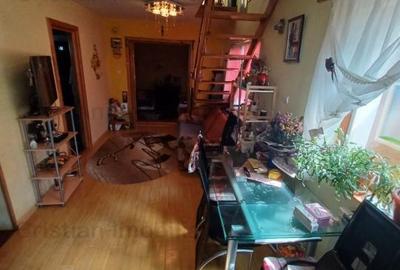 Casă cu 7 camere cu Canalizare în Central - 6