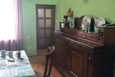 Casă cu 8 camere cu Teren 750 Mp în Central - 4