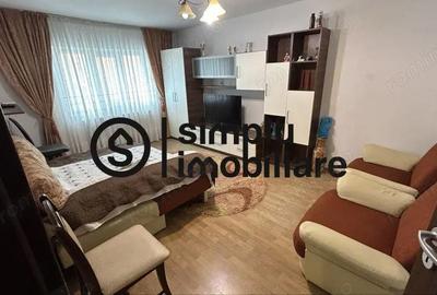 Apartament cu 2 camere decomandat în 1 Mai