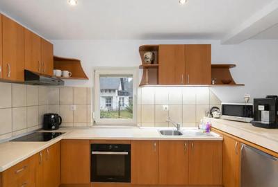 Casă cu 8 camere cu Teren 500 Mp în Zărnești - 3