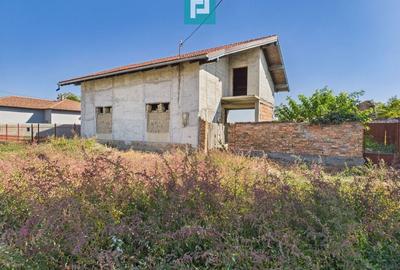 Casă la roșu cu 4 camere de vânzare - 3