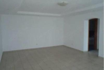 Casă cu 7 camere cu Teren 200 Mp în Mihai Bravu