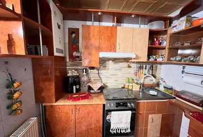 Apartament cu 3 camere decomandat în Broșteni - 7