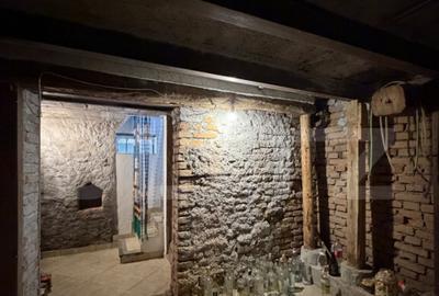 Casă cu 3 camere cu Teren 1644 Mp în Central - 14