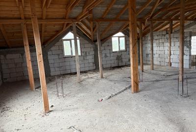 Vând casă cu mansarda - 5