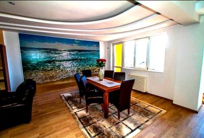 PIATA OVIDIU - apartament 3 camere , 180 mp, - 2