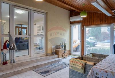 Casă cu 8 camere cu Teren 950 Mp în Roșu - 55