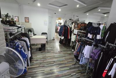 Spațiu comercial, de 70 mp, în Central - 4