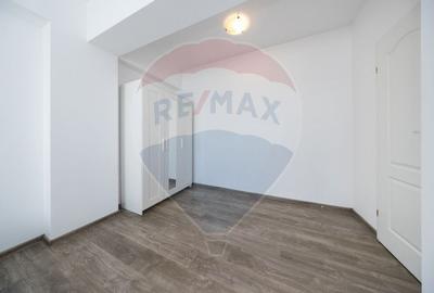 Apartament cu 2 camere decomandat, mobilat în Tractorul - 9