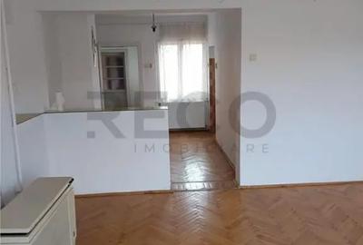 Casă cu 11 camere cu Teren 339 Mp în Central - 6