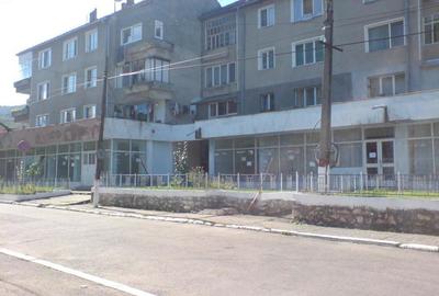 Spațiu comercial, de 510 mp, în Central - 4