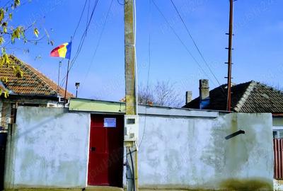 Casa de vanzare + terenul aferent in Manasia, Ialomita - 2