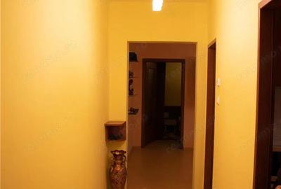 Se ofera spre inchiriere apartament cu trei camere in zona Gara de Nord - 2