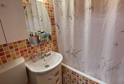 Apartament cu 2 camere decomandat în Titan
