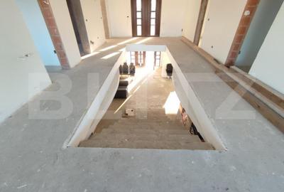 Casă cu 5 camere cu Teren 2000 Mp în Central - 6