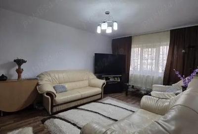 Apartament cu 3 camere decomandat în Poarta 6 - 8