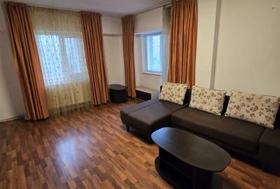 Apartament spatios zona 9 mai - 4