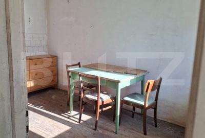 Vanzare Casa in Sacele - Locuinta cu Teren Generos cu Potential -de Renovat - 6