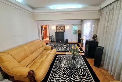 Apartament cu 5 camere decomandat, mobilat în Păcii - 1