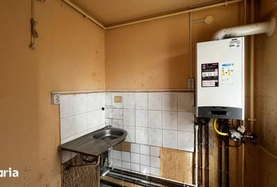 Apartament cu 3 camere semidecomandat în Intim - 4