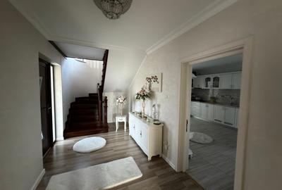 Casă individuală cu 5 camere cu Garaj în Central - 5