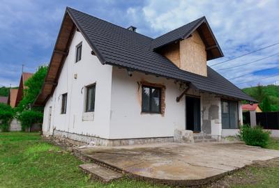 Casa solida, 4 camere, 752 mp teren - Darmanesti, zona centrala si linistita - 2