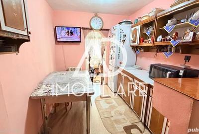 Apartament cu 3 camere decomandat în 9 Mai - 11
